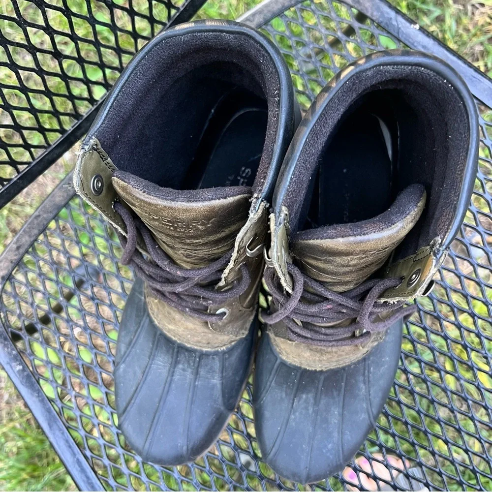 Sperry Top-Sider Waterproof Duck Boots (Men’s 8.5M)